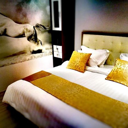 Top Boutique Hotel（首席精品酒店） Тбилиси Экстерьер фото