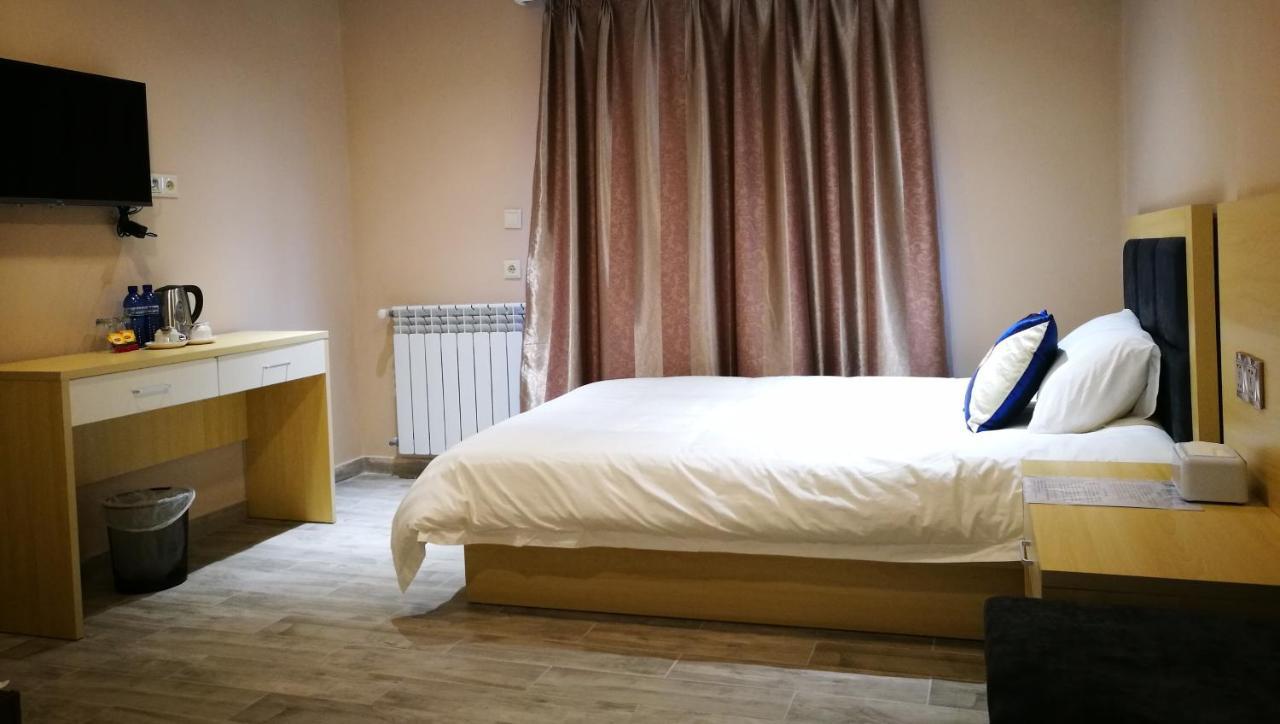 Top Boutique Hotel（首席精品酒店） Тбилиси Экстерьер фото