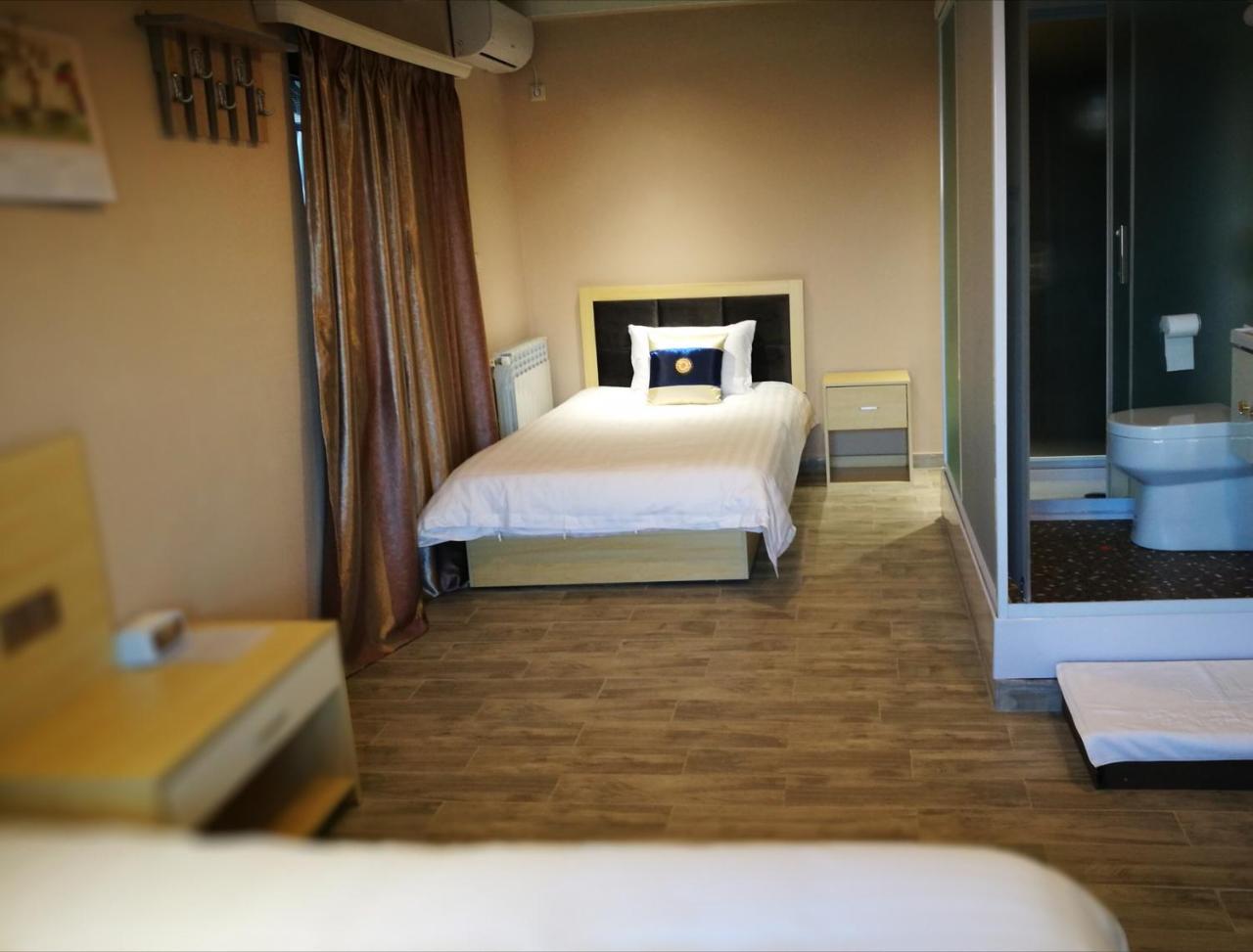Top Boutique Hotel（首席精品酒店） Тбилиси Экстерьер фото
