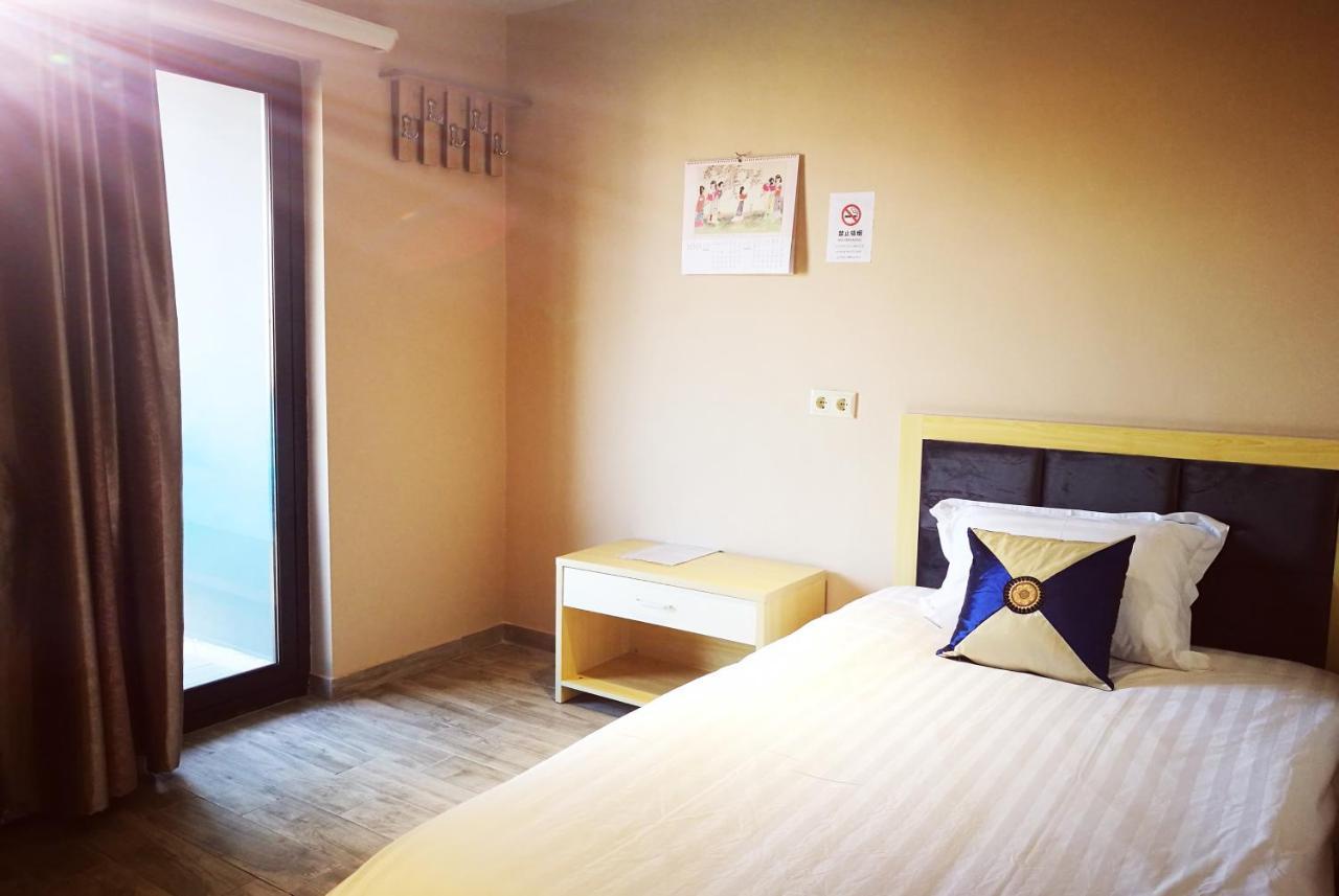 Top Boutique Hotel（首席精品酒店） Тбилиси Экстерьер фото