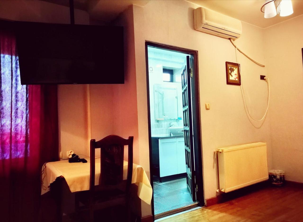 Top Boutique Hotel（首席精品酒店） Тбилиси Экстерьер фото