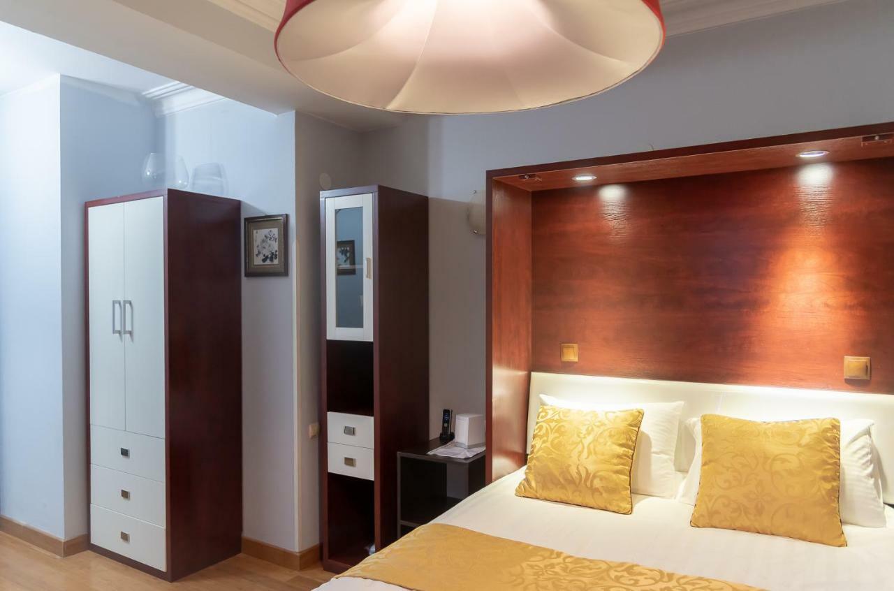 Top Boutique Hotel（首席精品酒店） Тбилиси Экстерьер фото